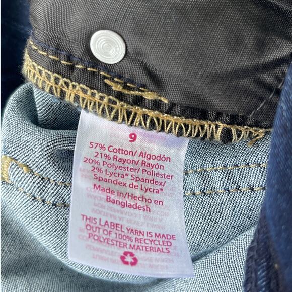 NWT No Boundaries Blue Jeans Super High-Rise Capri  Women Sz 9 NWT - Picture 10 of 11